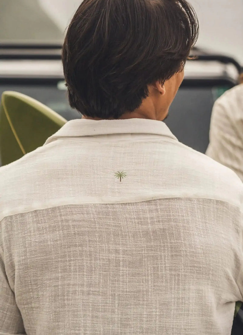 Camisa off-white manga curta