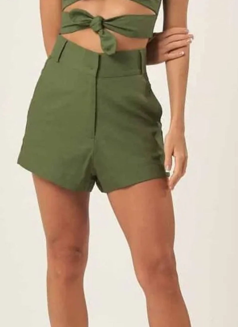 Short de linho verde Lari