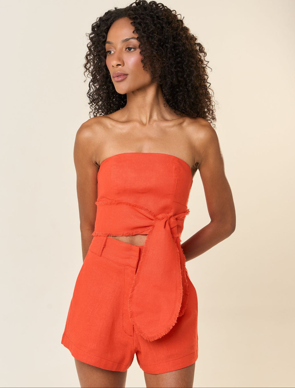 Short de linho laranja-urucum Lari