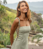 Vestido de Linho verde-chá Celina