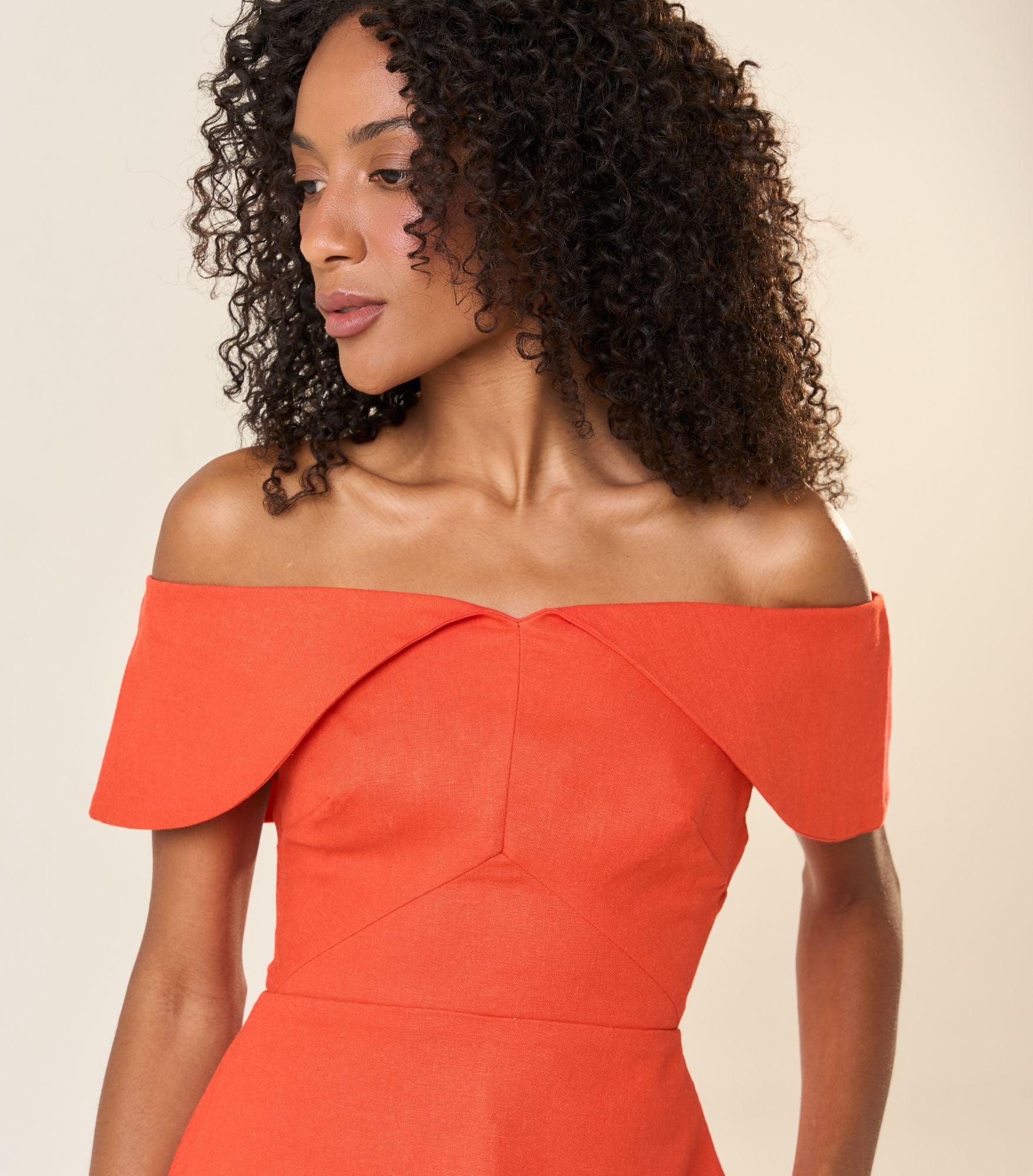 Top de linho laranja-urucum Dani