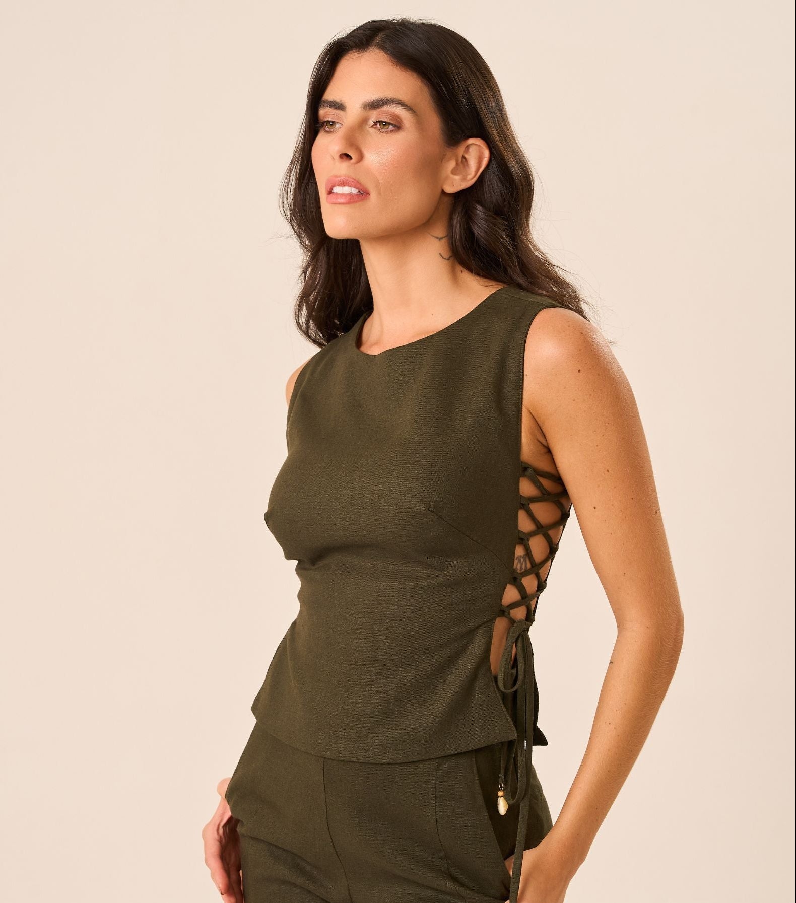 Top de linho verde-militar Lina