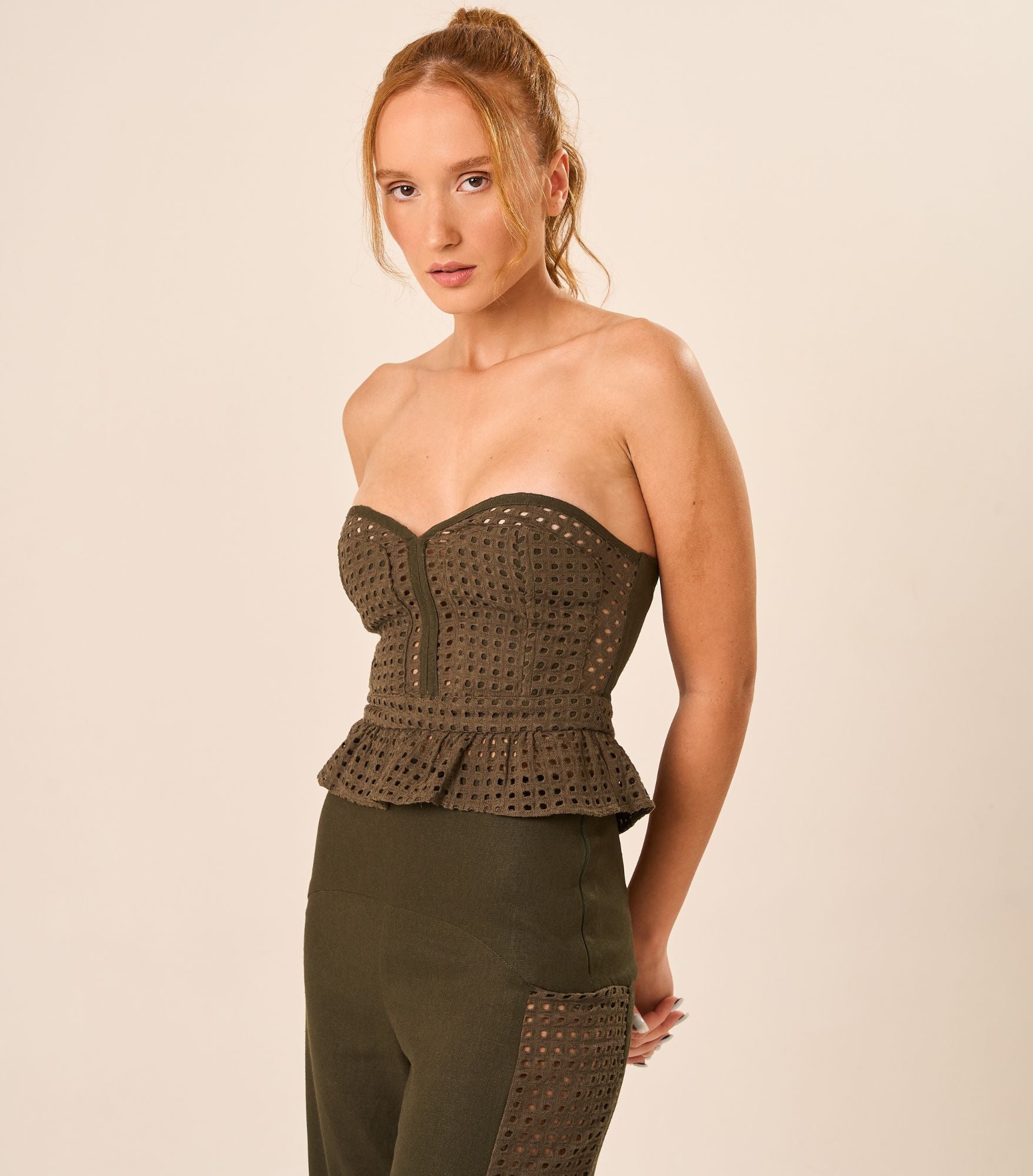 Calça de Linho com Laise Militar