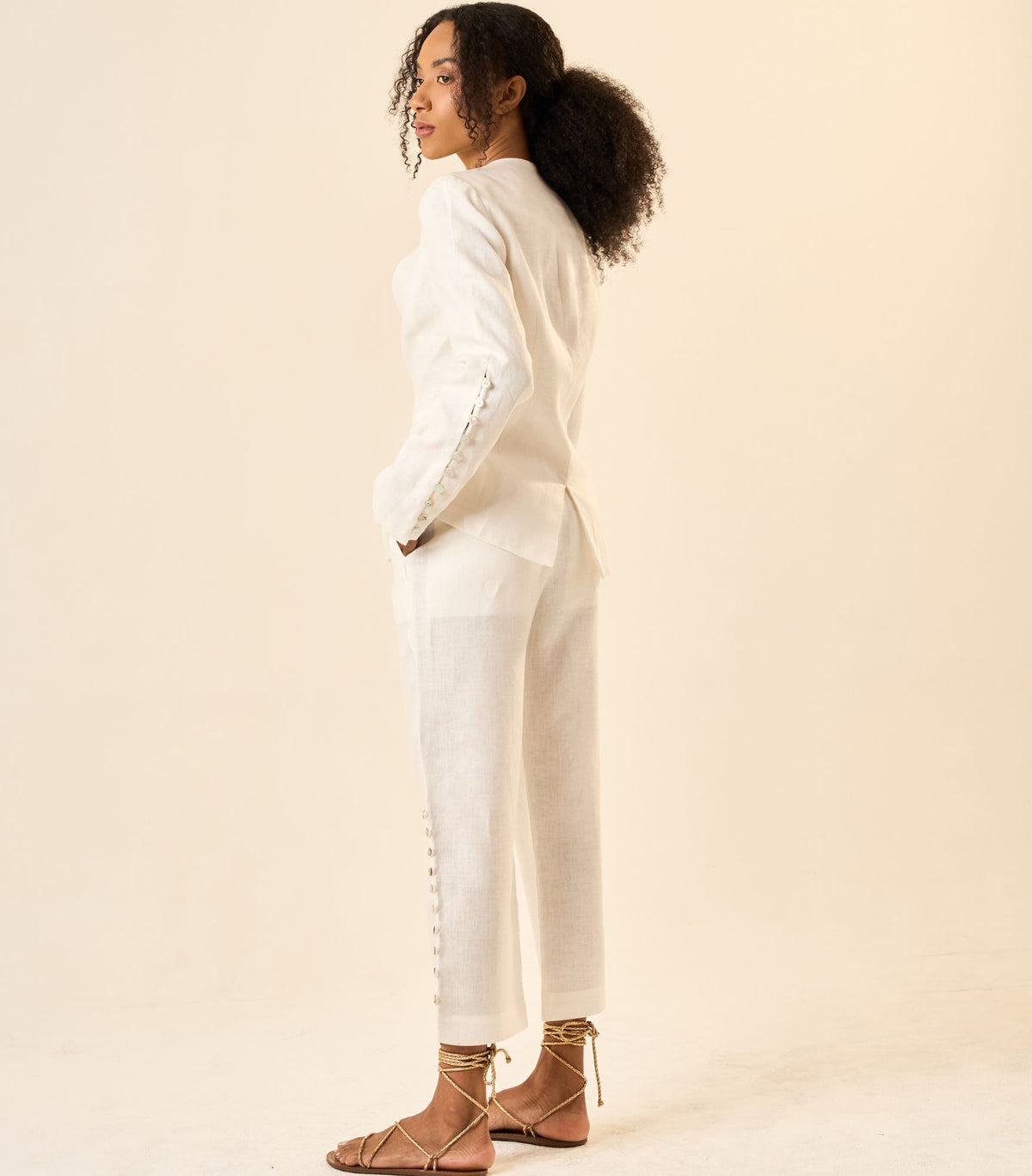 Calça de linho off-white Origem