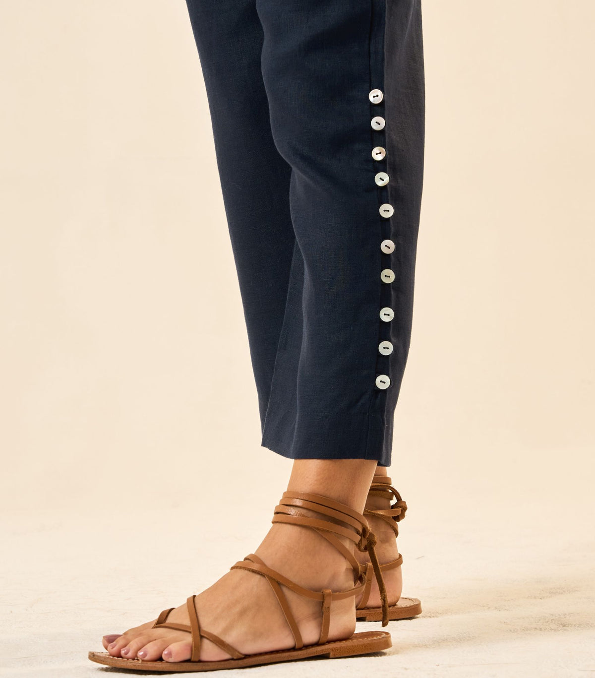 Calça de linho marinho Origem