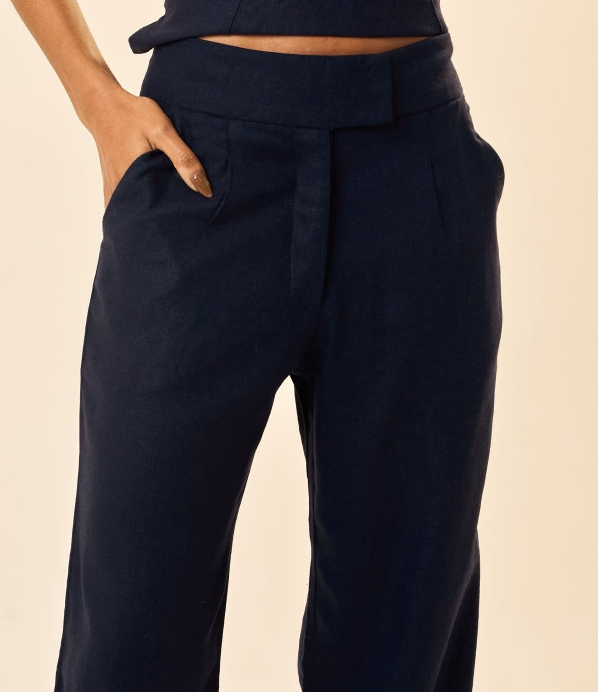 Calça de linho marinho Bruna