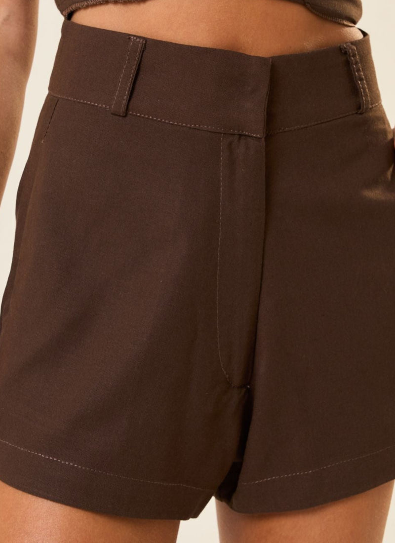 Short de linho marrom-café Lari