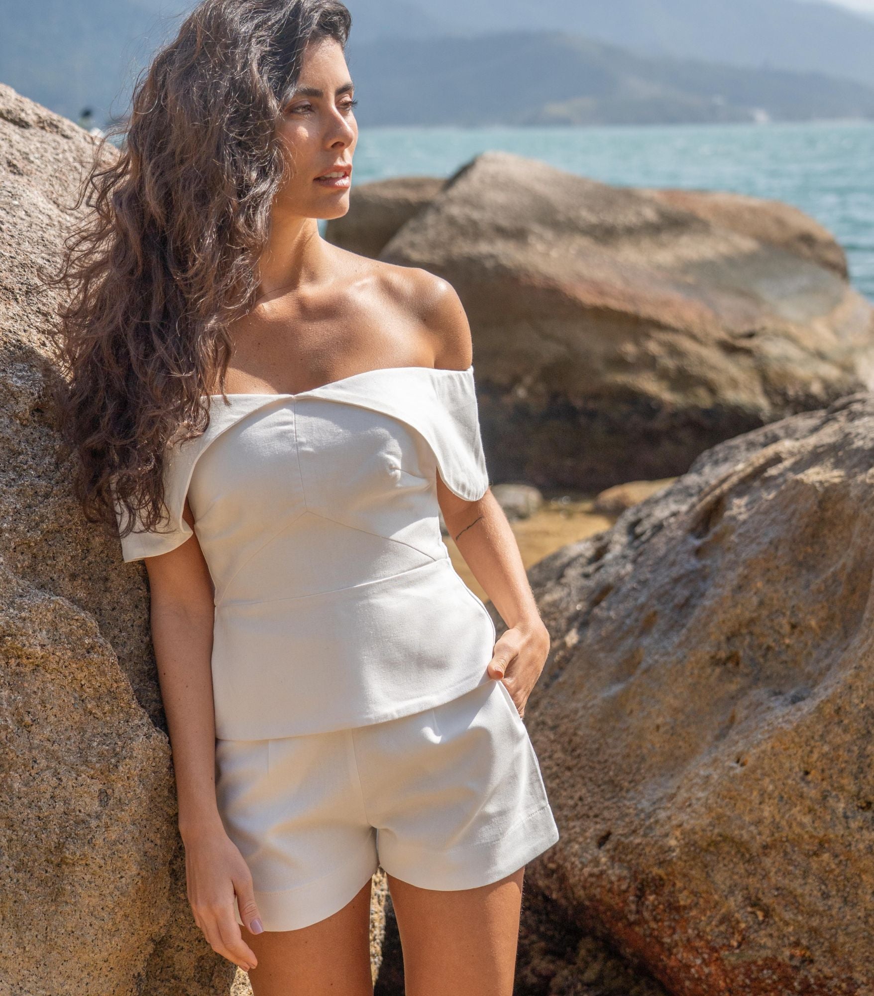 Top de linho off-white Dani